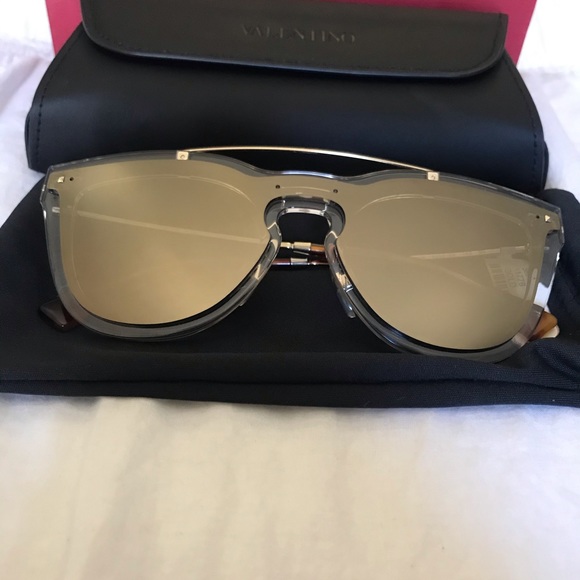 NWT Valentino clear acetate sunglasses w/silver HW - Picture 2 of 8